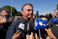 Bolsonaro am Freitag in Brasilia vor der Strafvollzugsbehörde in Brasilia 