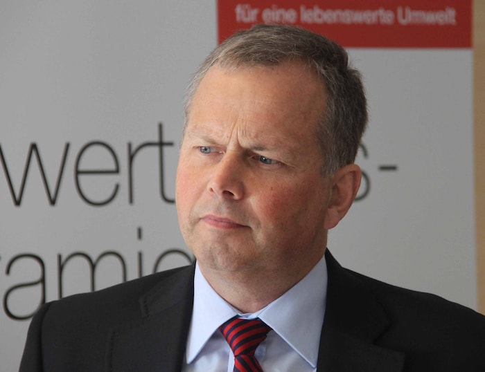 Auch „News“-Chef DDr. Horst Pirker sagte – schon zum zweiten Mal – zur Umfrage-Affäre rund um ...
