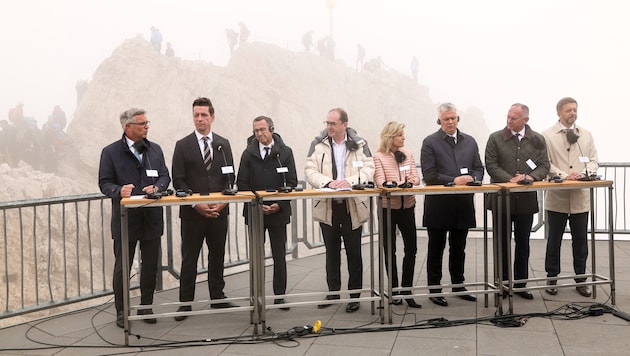 Die Innenminister mit EU-Migrationskommissar Magnus Brunner und Daniela Ludwig, Staatssekretärin ...