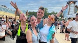 Nina K. reiste mit Freunden zum Tomorrowland-Festival und berichtet von den Schock-Momenten rund ...