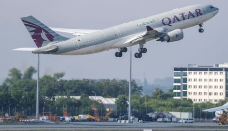 Ein Abschiebeflugzeug der Qatar Airways startete am Freitag vom Flughafen Leipzig/Halle Richtung ...