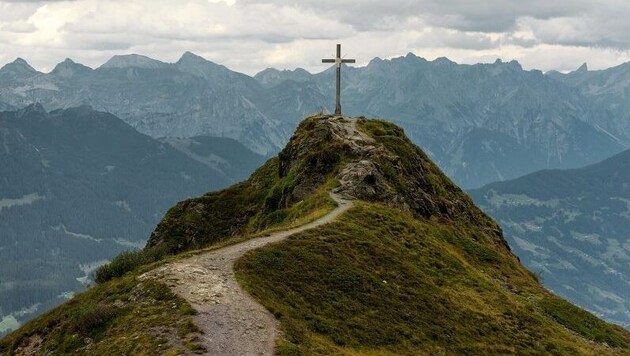 Im Einsatz standen unter anderem auch Flugpolizei, Alpinpolizei und Bergrettung.