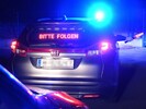 Der VW Golf wurde schließlich von der Polizei angehalten (Symbolbild).