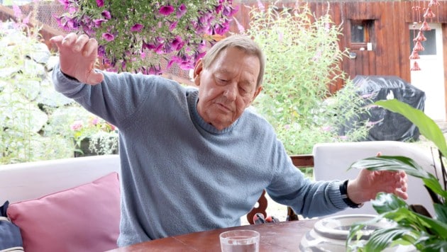 Wolfgang Ambros (73) beim „Krone“-Interview in Rekawinkel.