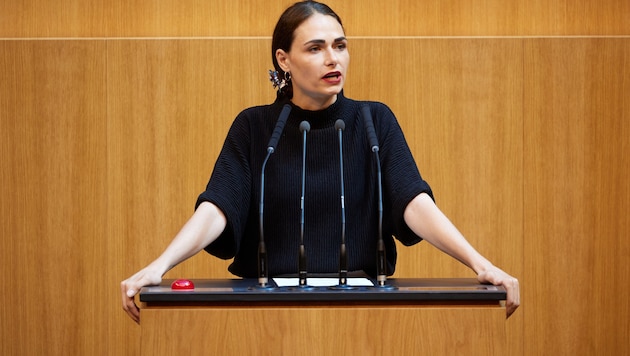 Barbara Neßler legt sich mit umstrittenen Online-Coaches an.