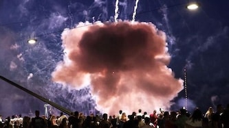 In Düsseldorf wurden bei der Rheinkirmes 19 Menschen durch einen Feuerwerkskörper verletzt.