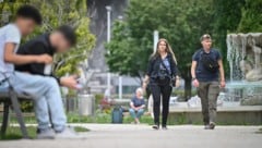 Alexandra Grafeneder (li.) und Lisa Reiss (re.) sind Jugendkontaktbeamte.