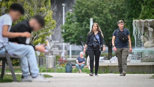 Alexandra Grafeneder (li.) und Lisa Reiss (re.) sind Jugendkontaktbeamte.