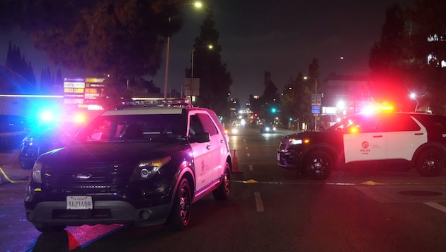 In Los Angeles ist am frühen Samstagmorgen ein Auto in eine Menschenmenge gerast.