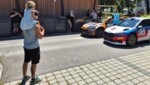 Die Rallye-Boliden bestaunen – macht Groß und Klein Spaß.
