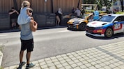 Die Rallye-Boliden bestaunen – macht Groß und Klein Spaß.