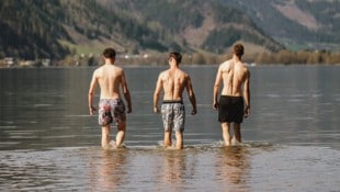 Weg mit der Jacke, raus mit der Badehose – ab Mitte August wird es wieder heiß. 
