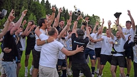 Jubel! Velden II verlor in der gesamten Saison kein einziges Spiel.