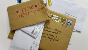 Nur ein paar der vielen Briefe, die die Redaktion im Zuge der Herzensmenschaktion erreichten. ...