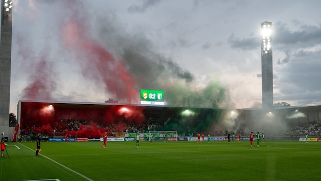 Nach diesem Spiel ging es vor dem Stadion rund, vier Verletzte forderte die Schlägerei.
