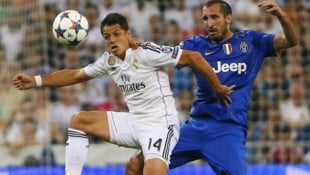Javier Hernandez (li.) sorgt mit verstörenden Aussagen über Frauen für Fassungslosigkeit.