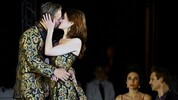 Der aktuelle Jedermann in Salzburg ist Philipp Hochmair (li.), die Buhlschaft an seiner Seite ...