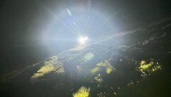 Finster war es, geschüttet hat es, ein Sturm fegte über die Alm, als die Bergretter in der Nacht ...