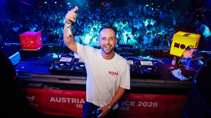 Der Linzer Rene Rodrigezz brachte die Main Stage im Open-Air-Club „Noa“ zum Beben.