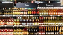Die Überfälle ereigneten sich in einem Supermarkt und in einer Trafik (Symbolbild).