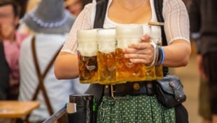 Wegen akuter Überfüllung ordnete der Veranstalter am Samstagabend an, keine weiteren Besucher ...