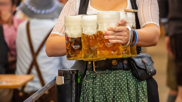 Wegen akuter Überfüllung ordnete der Veranstalter am Samstagabend an, keine weiteren Besucher ...