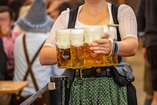 Wegen akuter Überfüllung ordnete der Veranstalter am Samstagabend an, keine weiteren Besucher ...