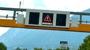 Auch die Asfinag-Anzeigen warnten vor dem Geisterfahrer.