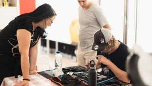 Reparieren statt wegwerfen hat lauter Vorteile. Im Repair Café werden geschickte Hände gesucht!