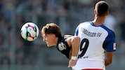 Tim Oremann (l.) überzeugt gegen Hamburg mit Tempo und Zweikampfstärke.