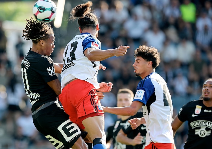 Axel Kayombo (l.) gefällt im Umschaltspiel.