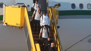 Ex-Bulle Sadio Mané (Kappe) war der größte Star bei Al-Nassrs Ankunft in Salzburg.