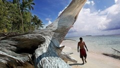 Tuvalu, das Südsee-Paradies wird vom Klimawandel und vom Ansteigen des Meeresspiegels stark ...