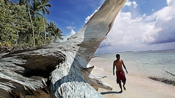 Tuvalu, das Südsee-Paradies wird vom Klimawandel und vom Ansteigen des Meeresspiegels stark ...