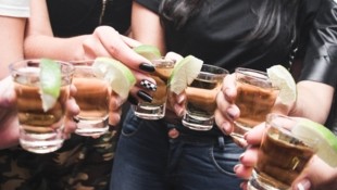 Viel zu viele Lenker setzen sich immer noch alkoholisiert hinters Steuer.