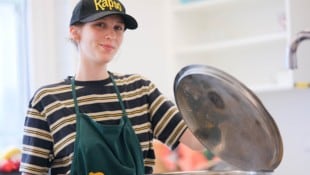 Larissa Em kocht mit Fleisch, verzichtet selbst aber gerne auf tierische Produkte. 