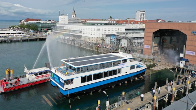 Die „Insel Mainau“ hat einen Solar-Elektro- Antrieb und hat eine Reichweite von rund 300 ...