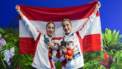 Anna-Maria (li.) und Eirini Alexandri jubeln über Gold! 