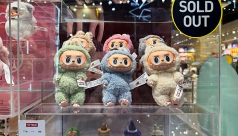Irgendwie gruselig, aber auf eine nette Art: Hinter dem begehrten Stoffmonster stecken gute ...