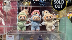 Irgendwie gruselig, aber auf eine nette Art: Hinter dem begehrten Stoffmonster stecken gute ...