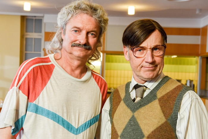 Sein schauspielerisches Talent stellte er schon in MA2412 an der Seite von Roland Düringer unter ...