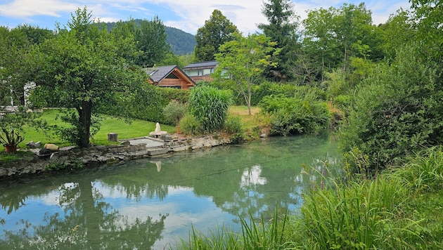 Ein idyllisches Bild. Aber vom Baden in der Sattnitz wird dringend abgeraten.