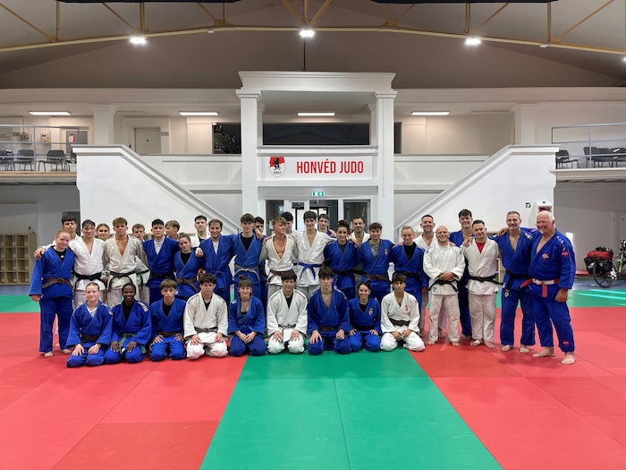 In jedem Land machte Franz Kofler (ganz re.) ein Judo- Training. „Ich stand mit fünf ...