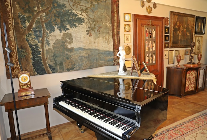 Auf Lehárs Flügel wird noch in die Tasten gegriffen