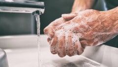 Händewaschen ist eine sinnvolle, aber offenbar nicht allzu weit verbreitete Angewohnheit.