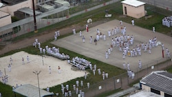 Die Menschenrechtsorganisation Human Rights Watch kritisiert die Bedingungen in ...