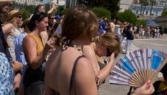 Auch die Touristen in Griechenland leiden unter den hohen Temperaturen.