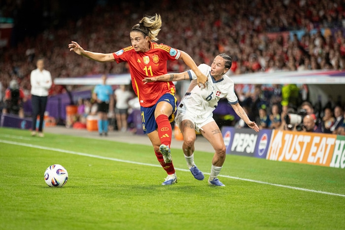 Die zweimalige Weltfußballerin Alexia Putellas spielt bei dieser EURO groß auf.