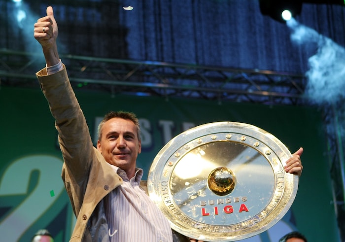 Trainer Peter Pacult führte 2008 Rapid zum bisher letzten Meistertitel der Vereinsgeschichte.