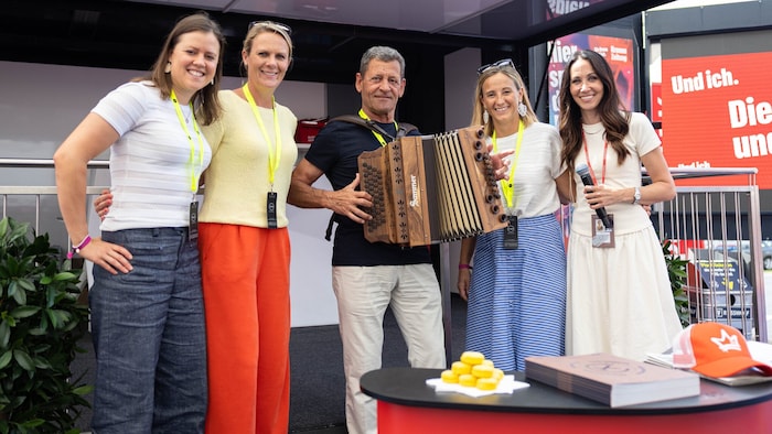 Die Skistars Viktoria Rebensburg, Niki Hosp und Michi Kirchgasser beim Ladies Talk mit Karina ...